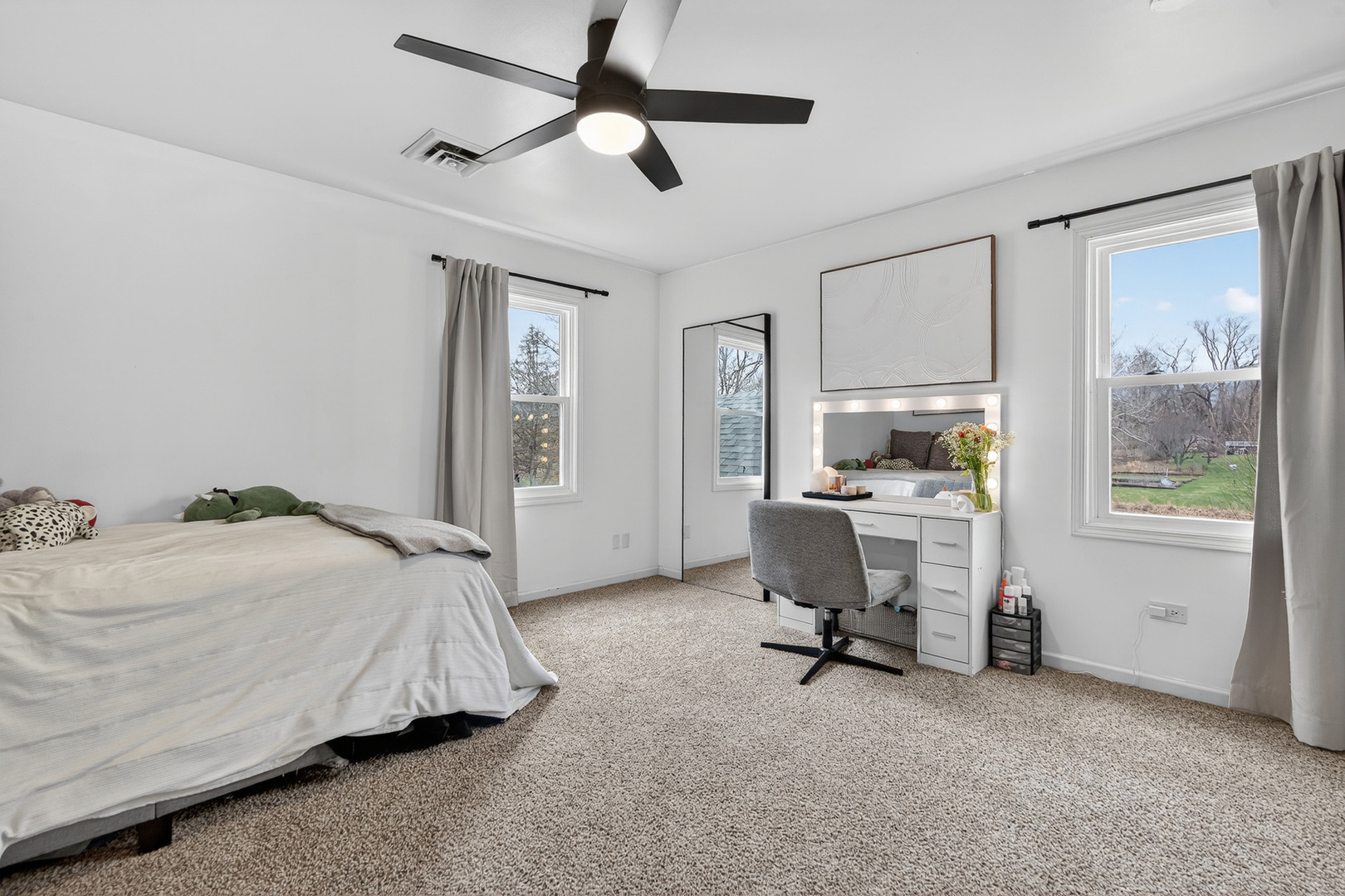 2970 Kingston Drive, Island Lake, IL 60042