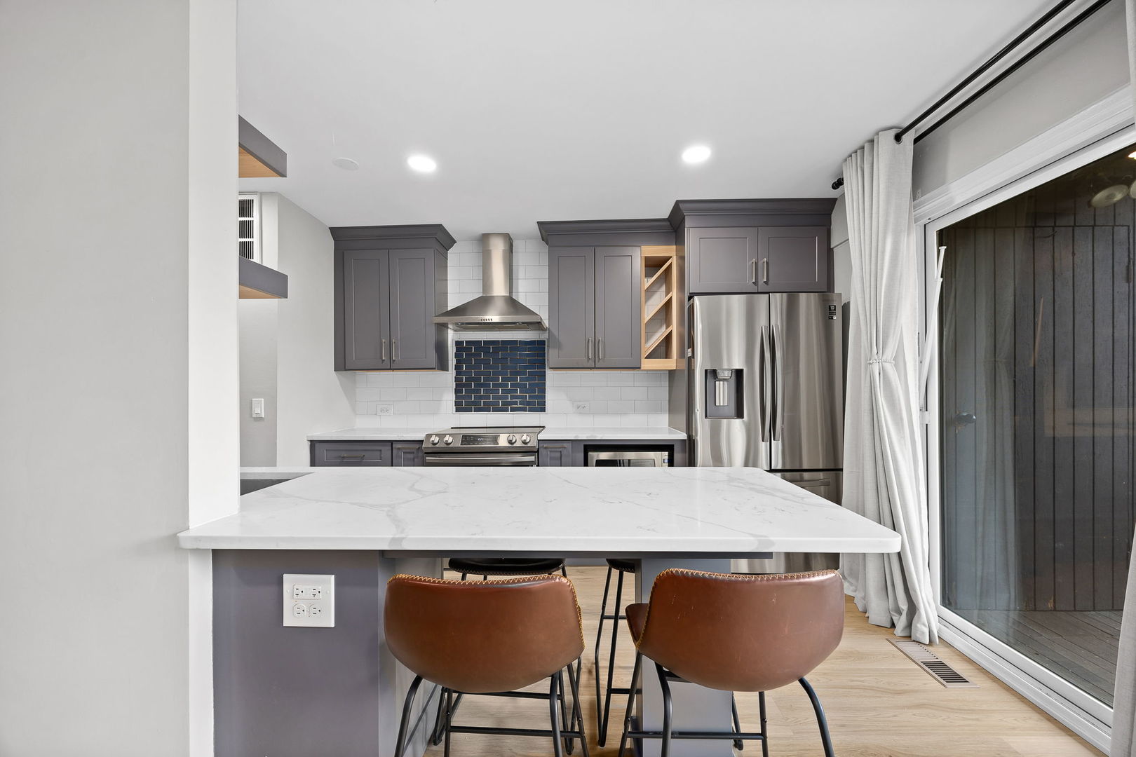 5505 Lakeside Drive #2F, Lisle, IL 60532