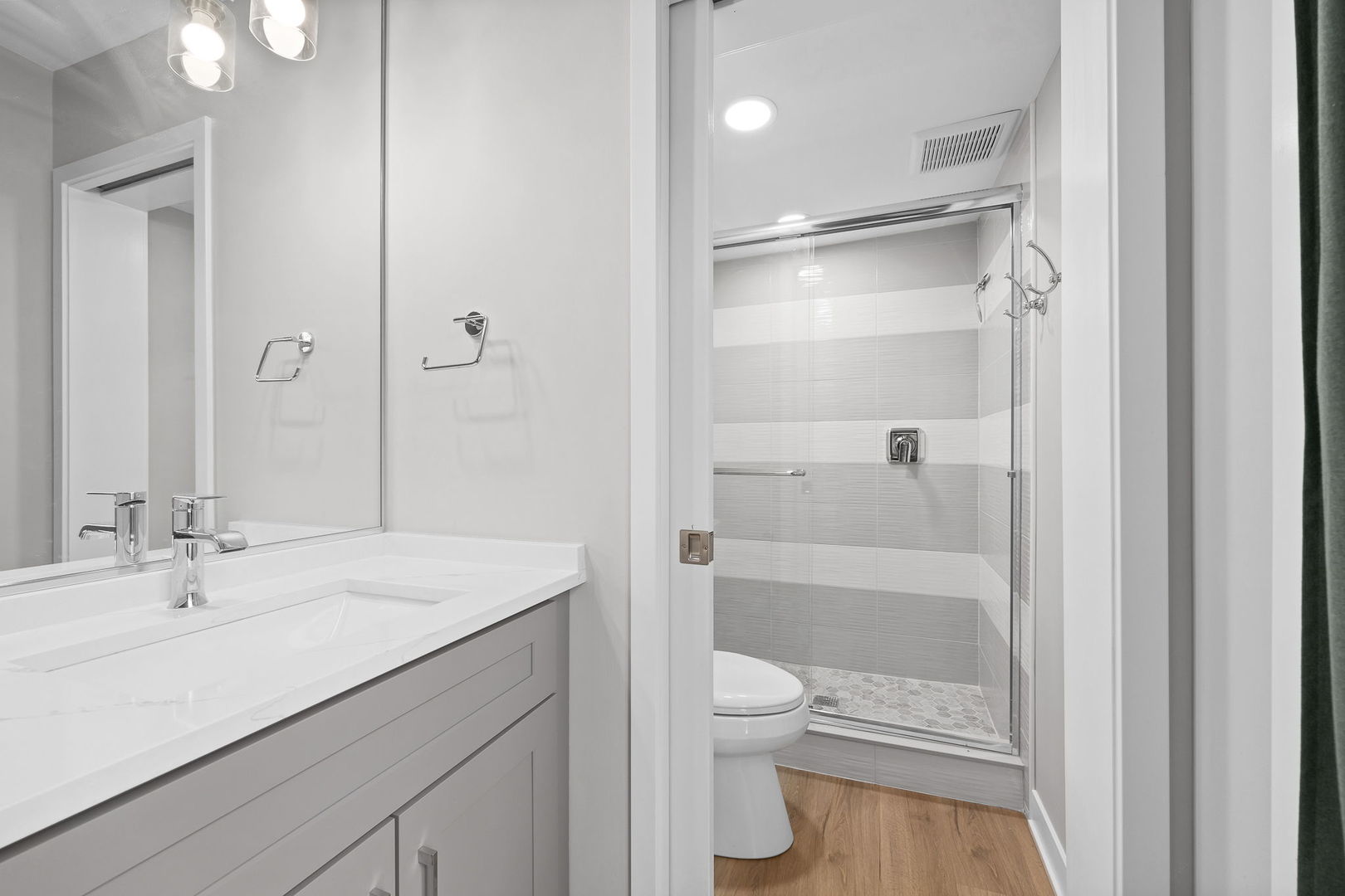 5505 Lakeside Drive #2F, Lisle, IL 60532