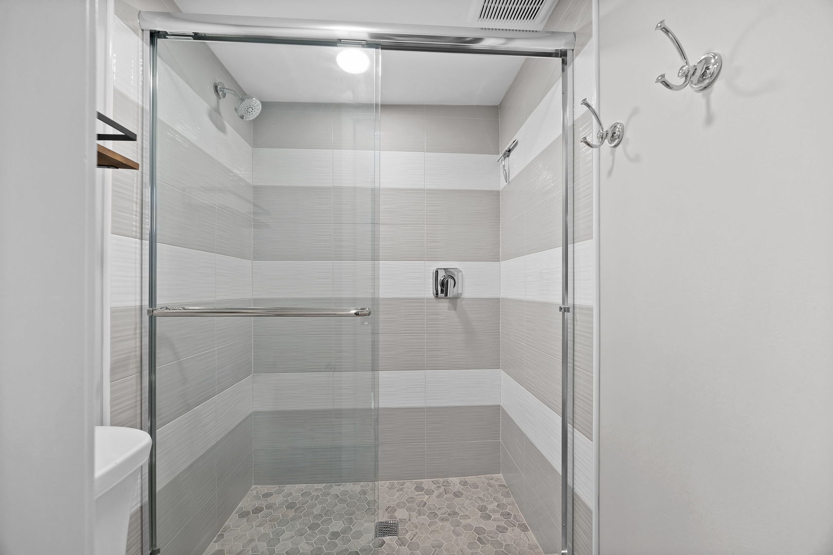 5505 Lakeside Drive #2F, Lisle, IL 60532