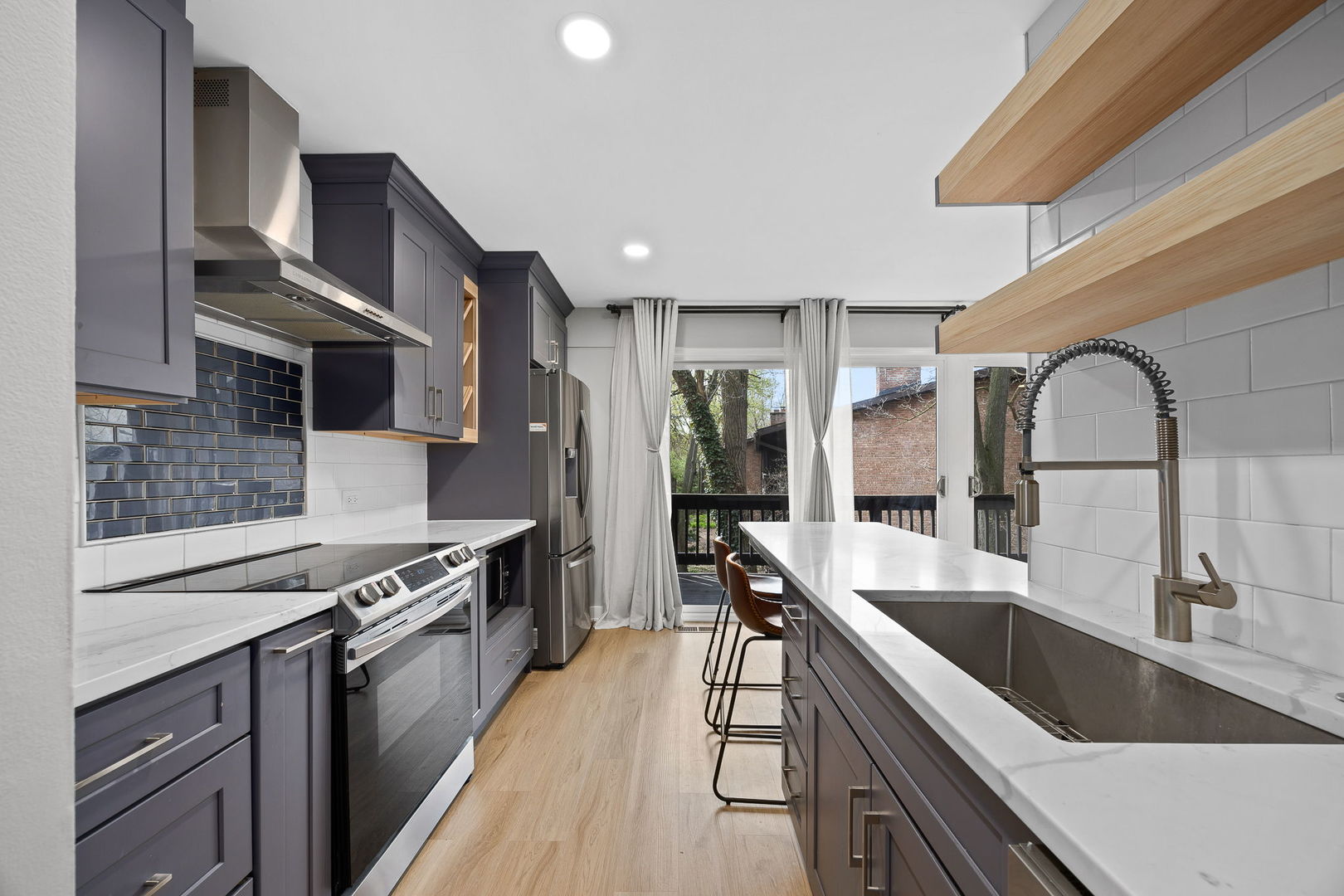 5505 Lakeside Drive #2F, Lisle, IL 60532