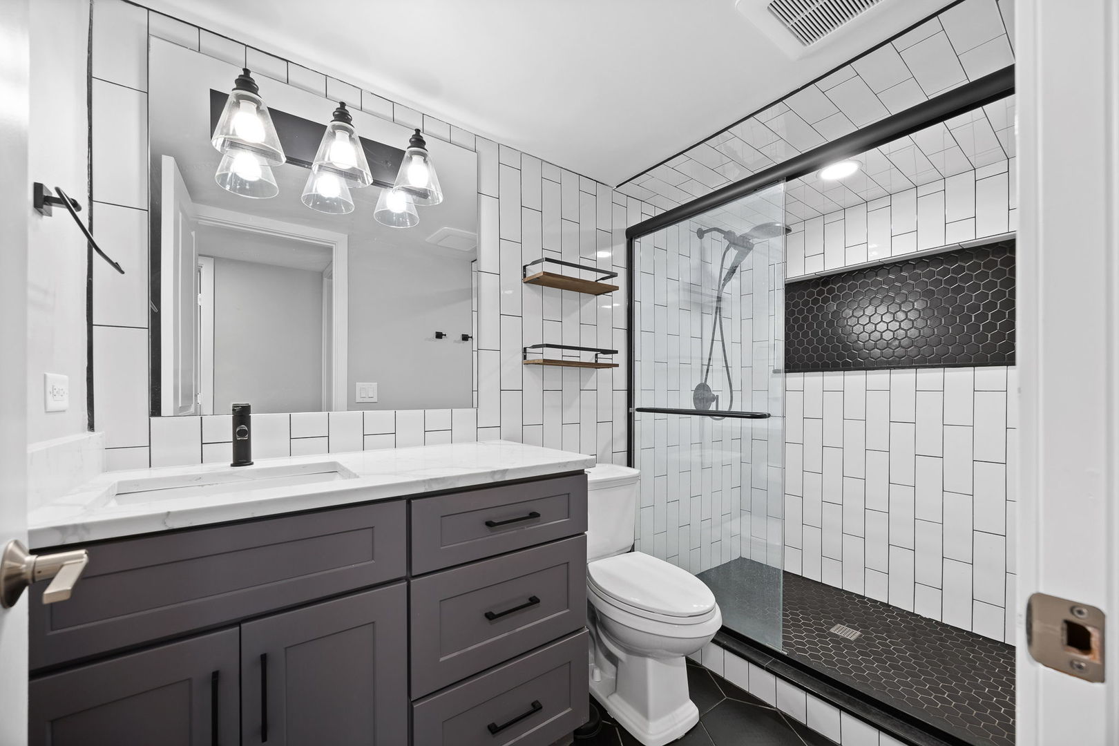 5505 Lakeside Drive #2F, Lisle, IL 60532