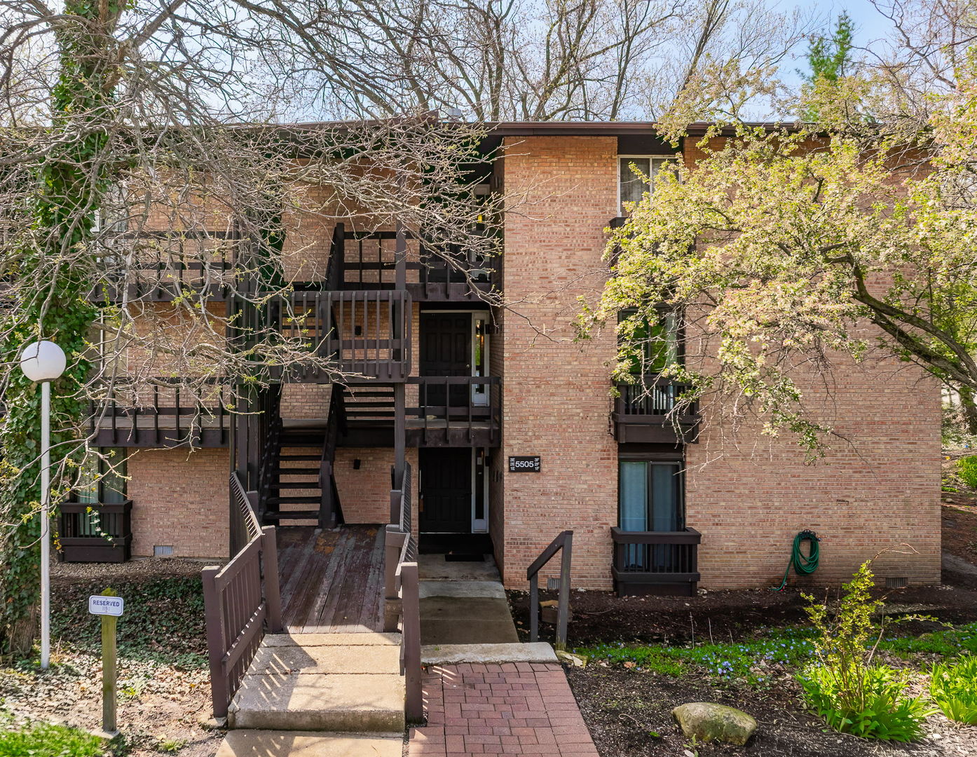 5505 Lakeside Drive #2F, Lisle, IL 60532