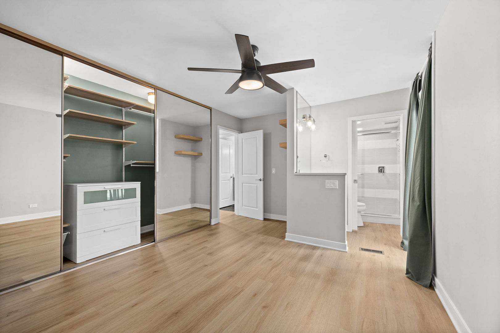 5505 Lakeside Drive #2F, Lisle, IL 60532