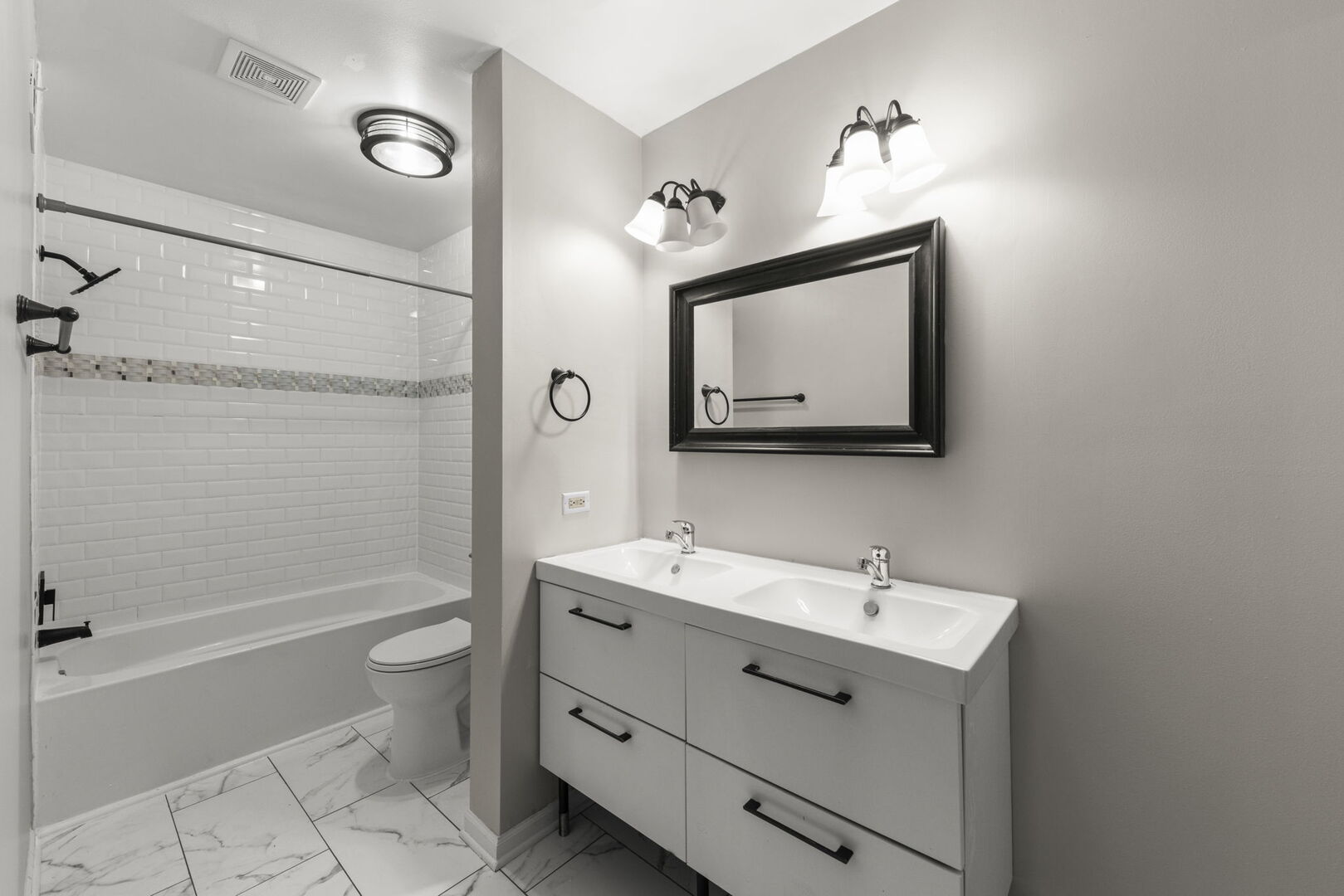 2661 Prairieview Lane, Aurora, IL 60502