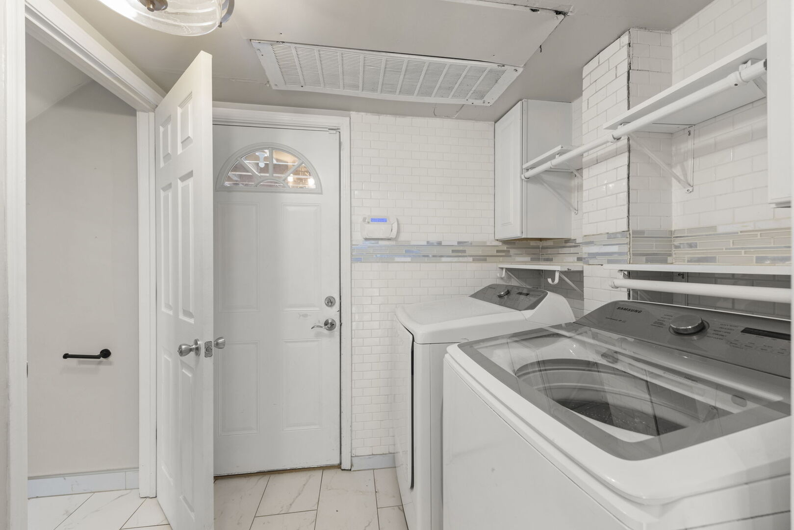 2661 Prairieview Lane, Aurora, IL 60502