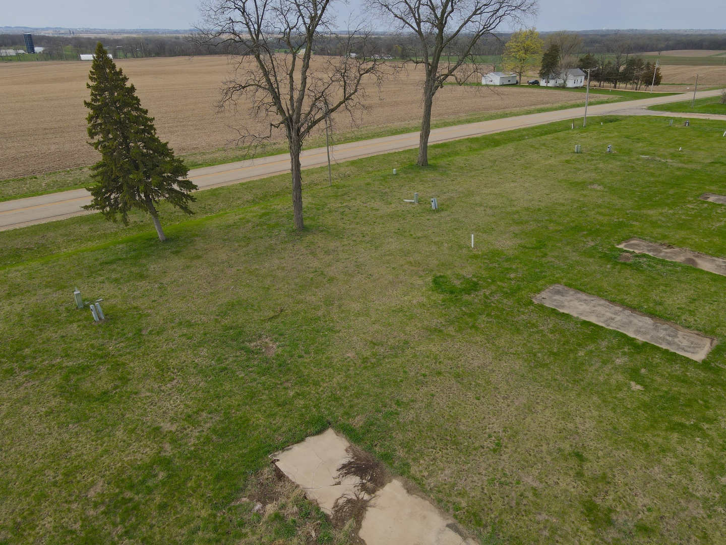 4500 E. River Road, Ridott, IL 61067