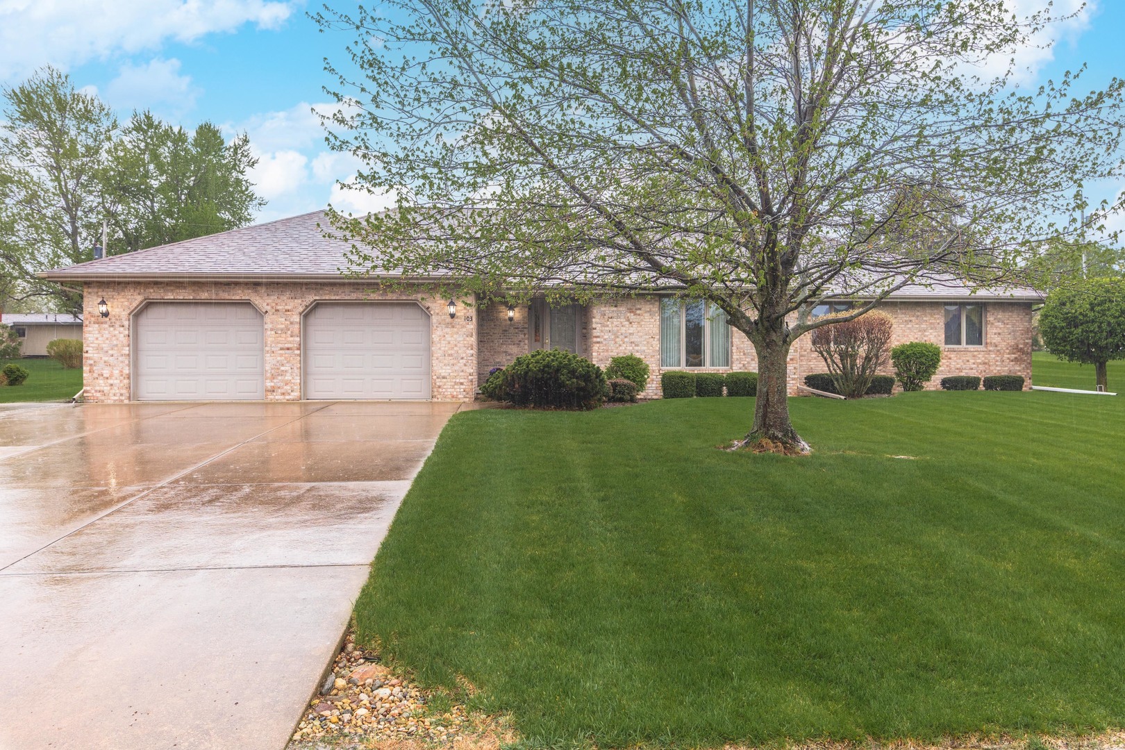 103 E 9th Street, Gridley, IL 61744