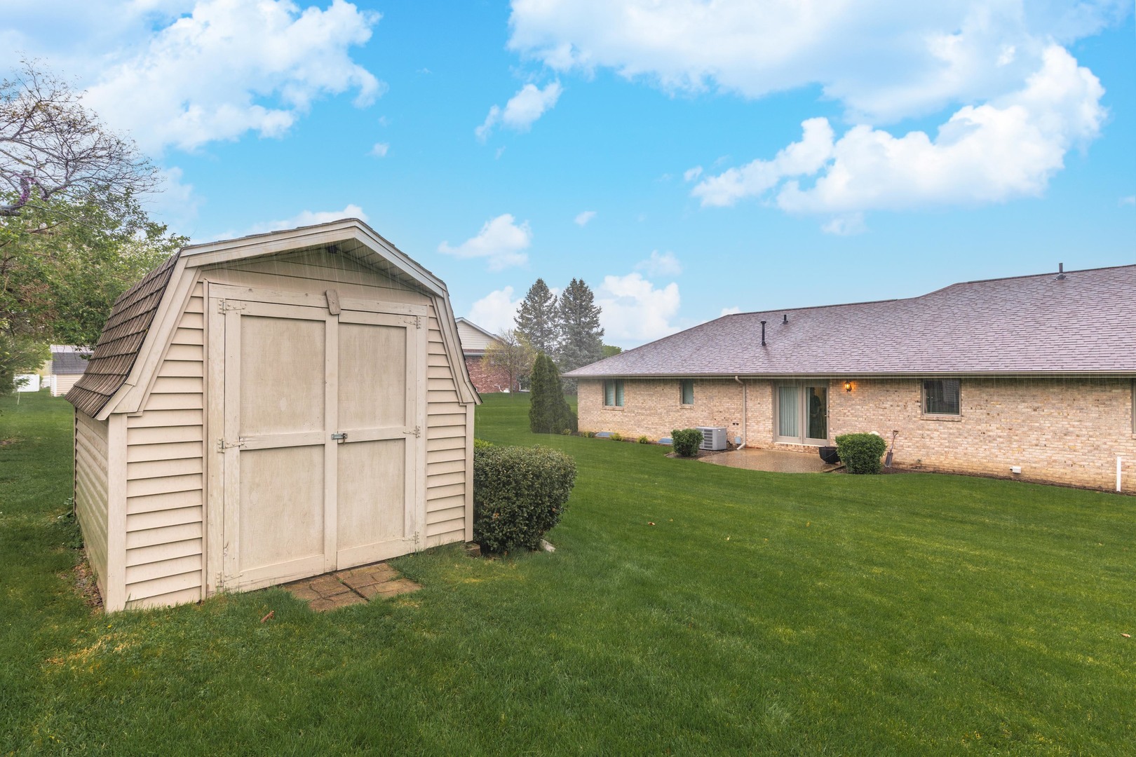 103 E 9th Street, Gridley, IL 61744