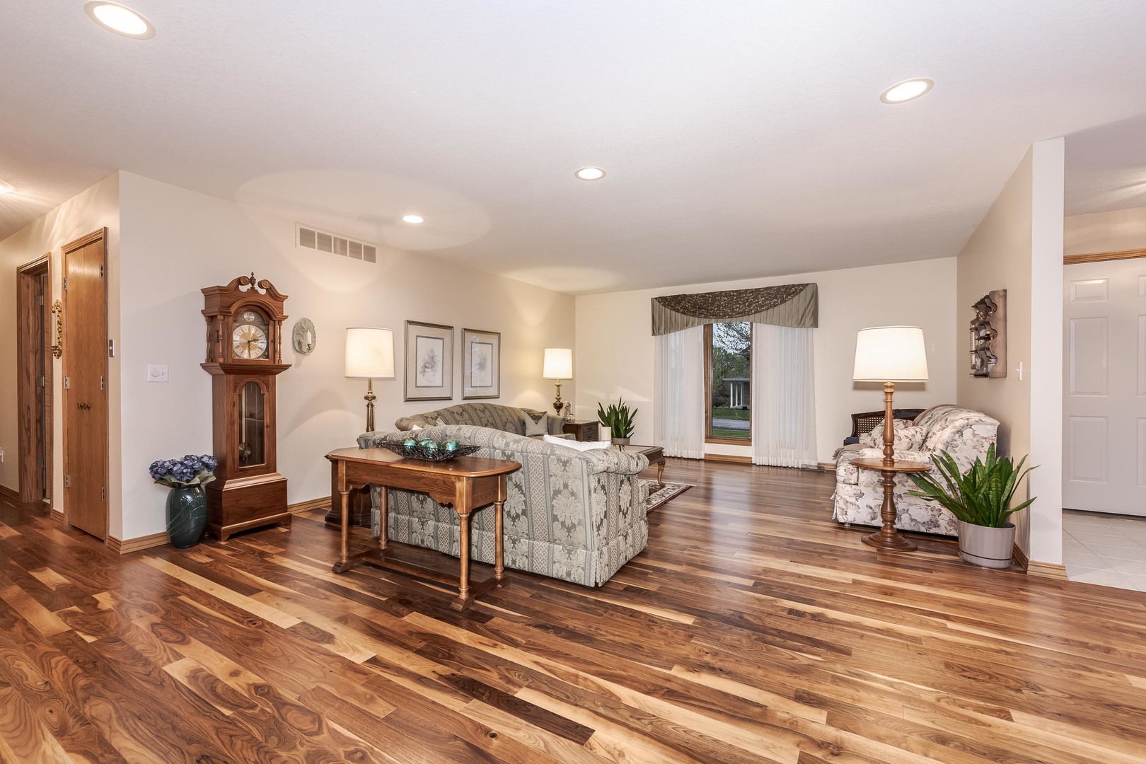 103 E 9th Street, Gridley, IL 61744