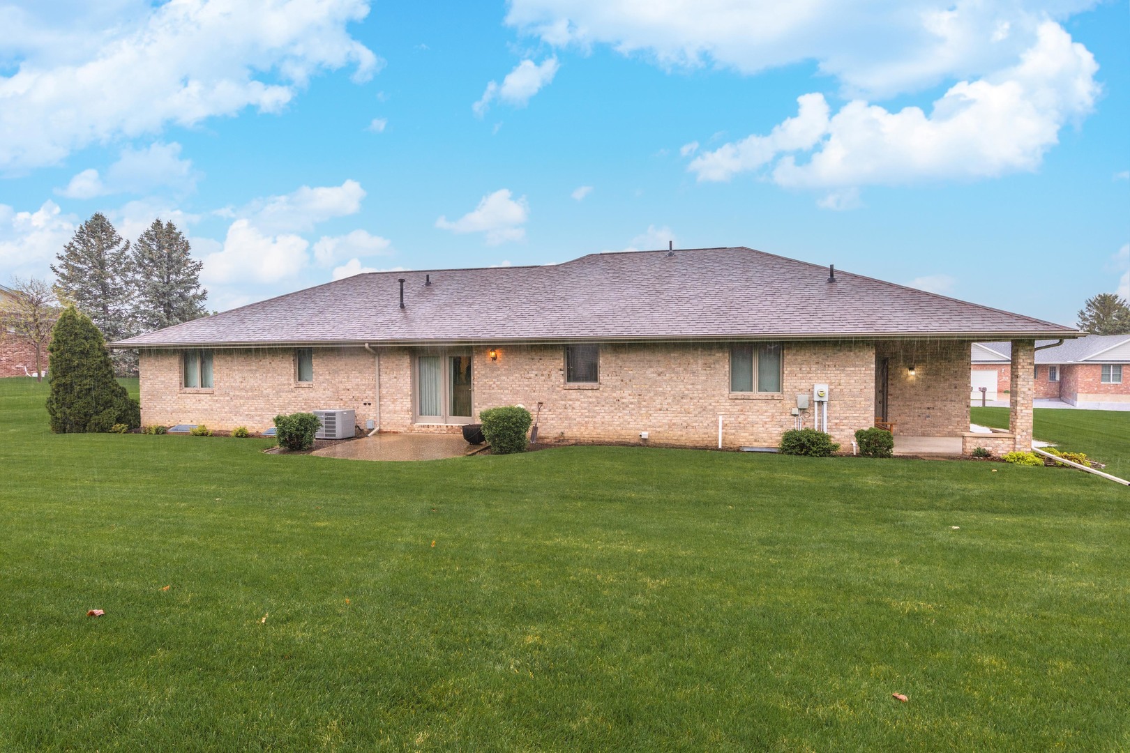 103 E 9th Street, Gridley, IL 61744