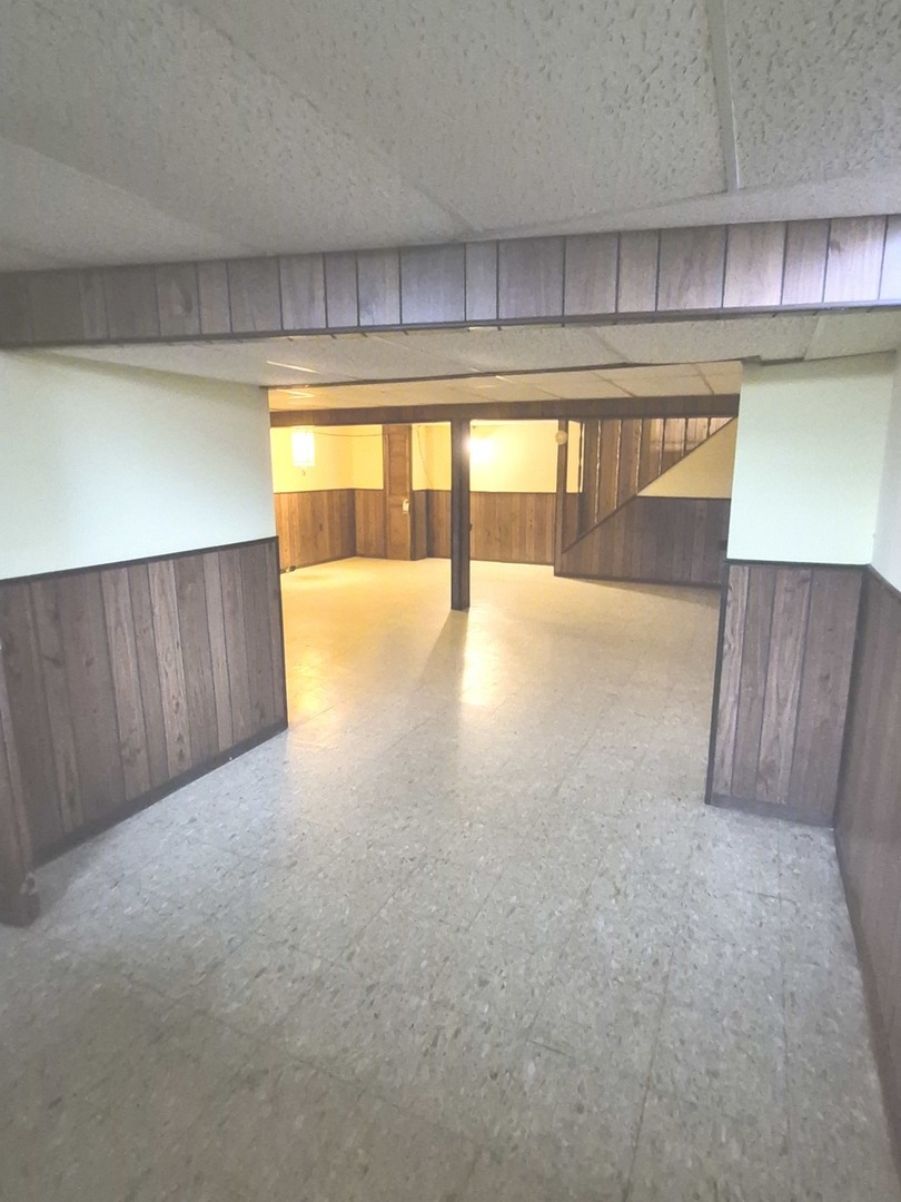 17W755 Standish Lane, Villa Park, IL 60181