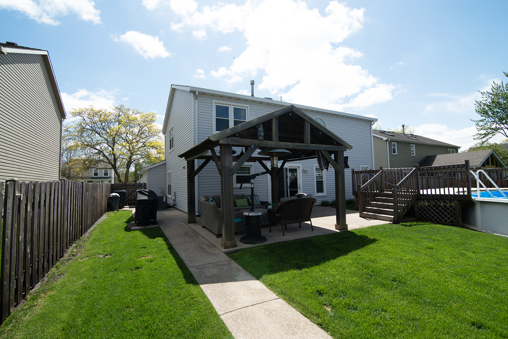 421 Burke Drive, Carol Stream, IL 60188