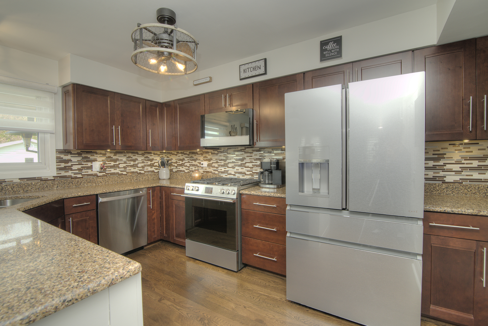 421 Burke Drive, Carol Stream, IL 60188