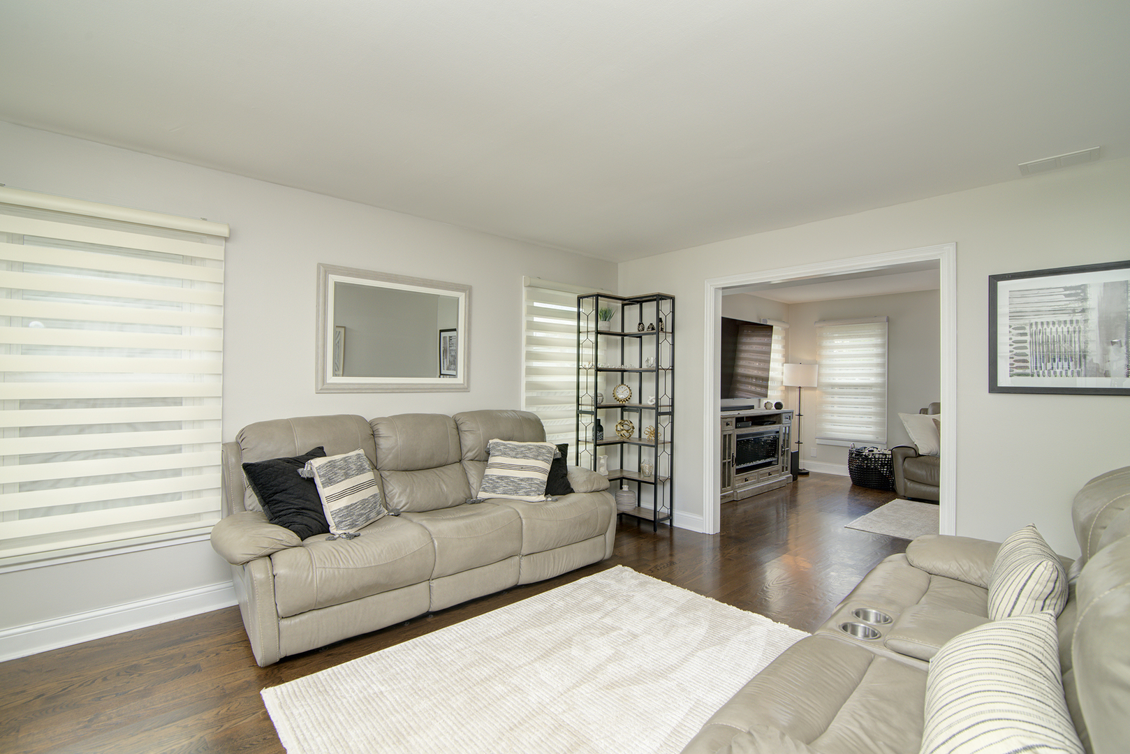 421 Burke Drive, Carol Stream, IL 60188