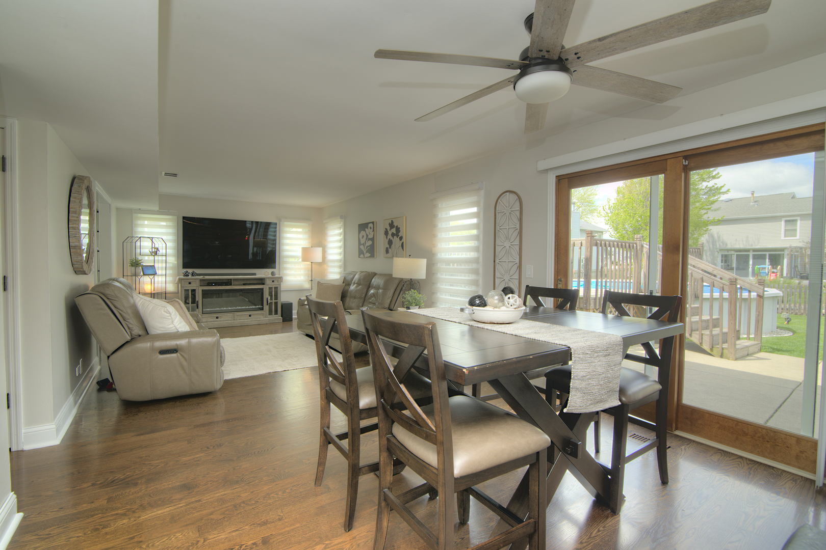 421 Burke Drive, Carol Stream, IL 60188