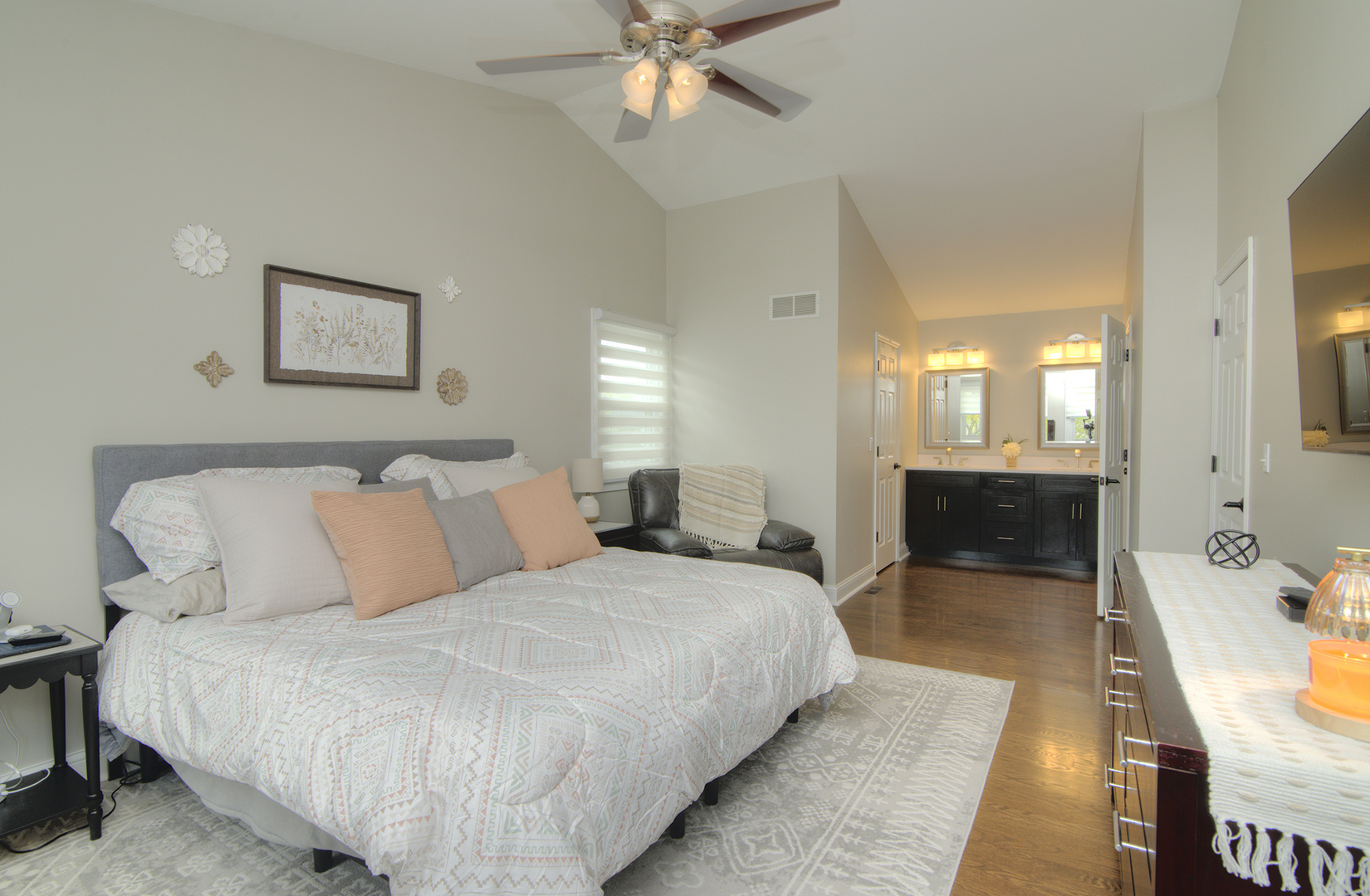 421 Burke Drive, Carol Stream, IL 60188