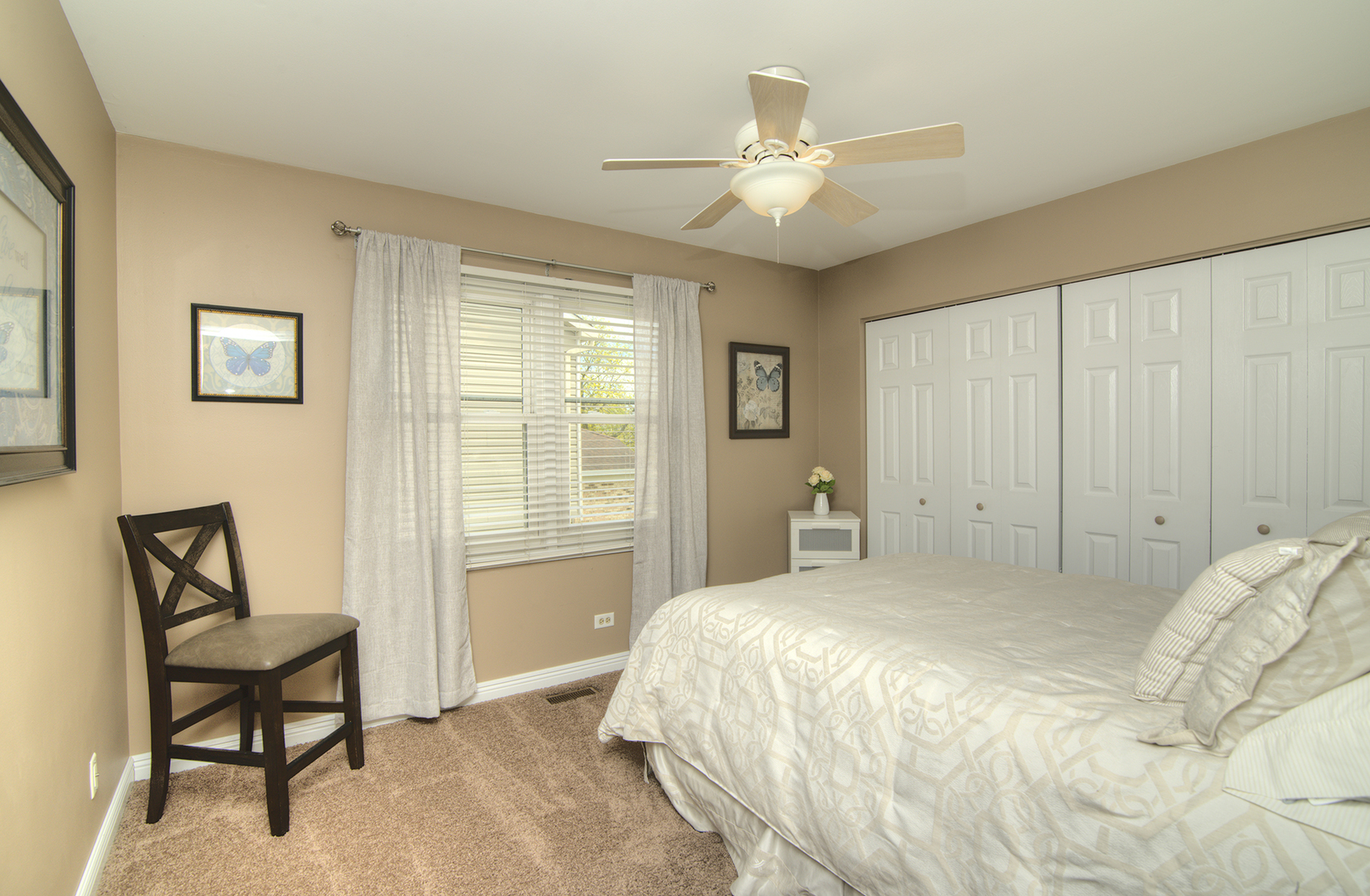 421 Burke Drive, Carol Stream, IL 60188