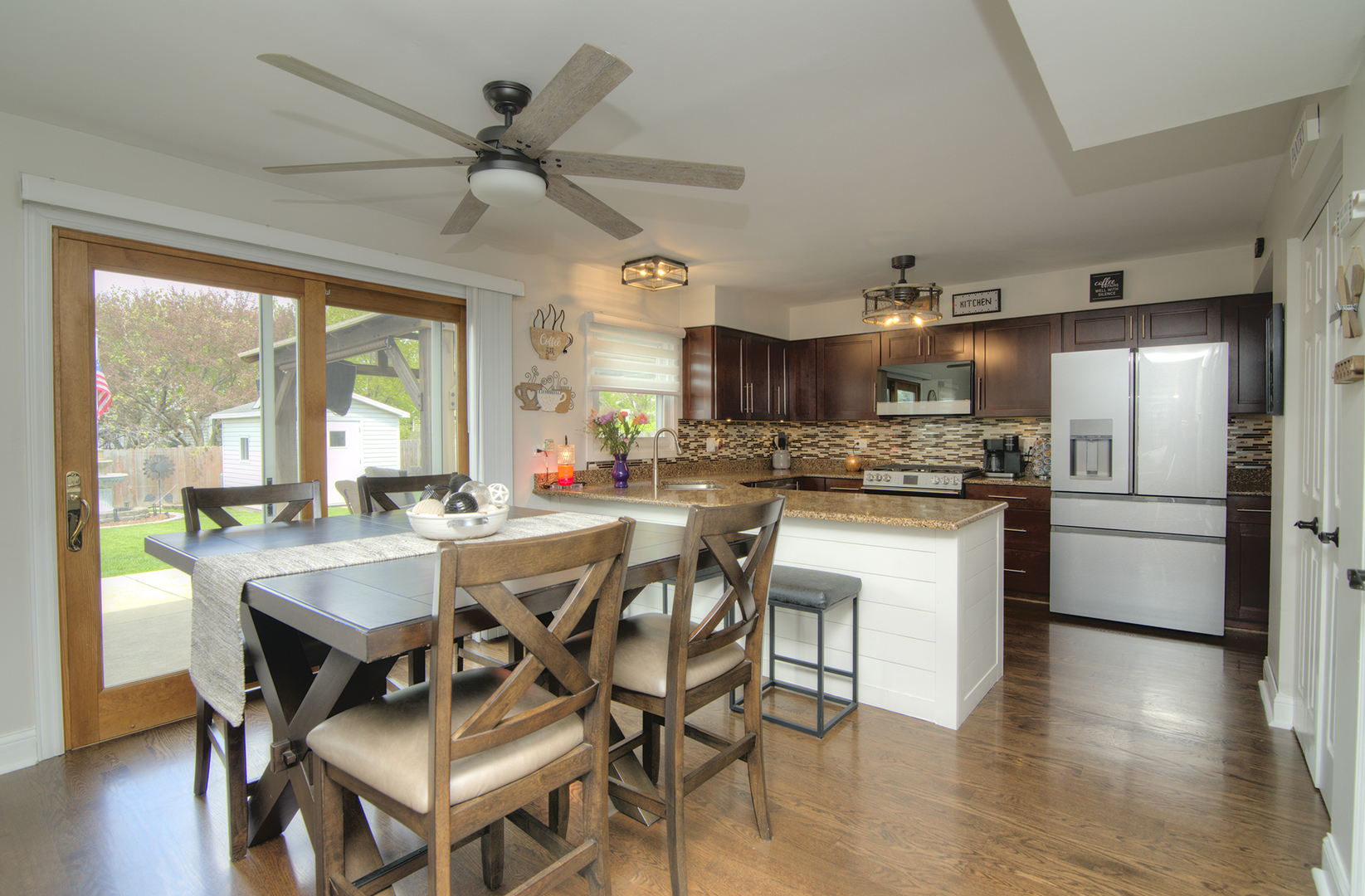 421 Burke Drive, Carol Stream, IL 60188