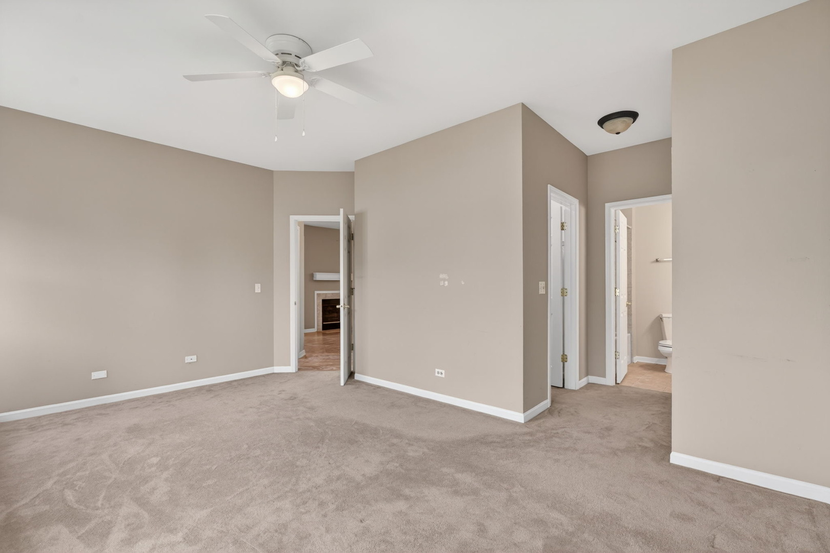 1226 Rhodes Lane #1226, Naperville, IL 60540