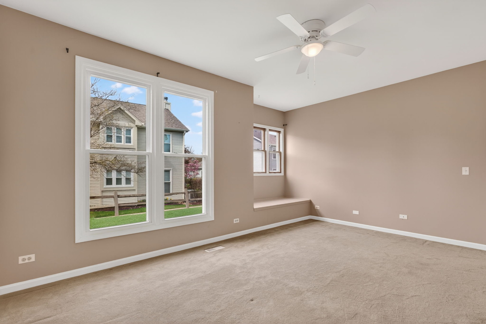 1226 Rhodes Lane #1226, Naperville, IL 60540