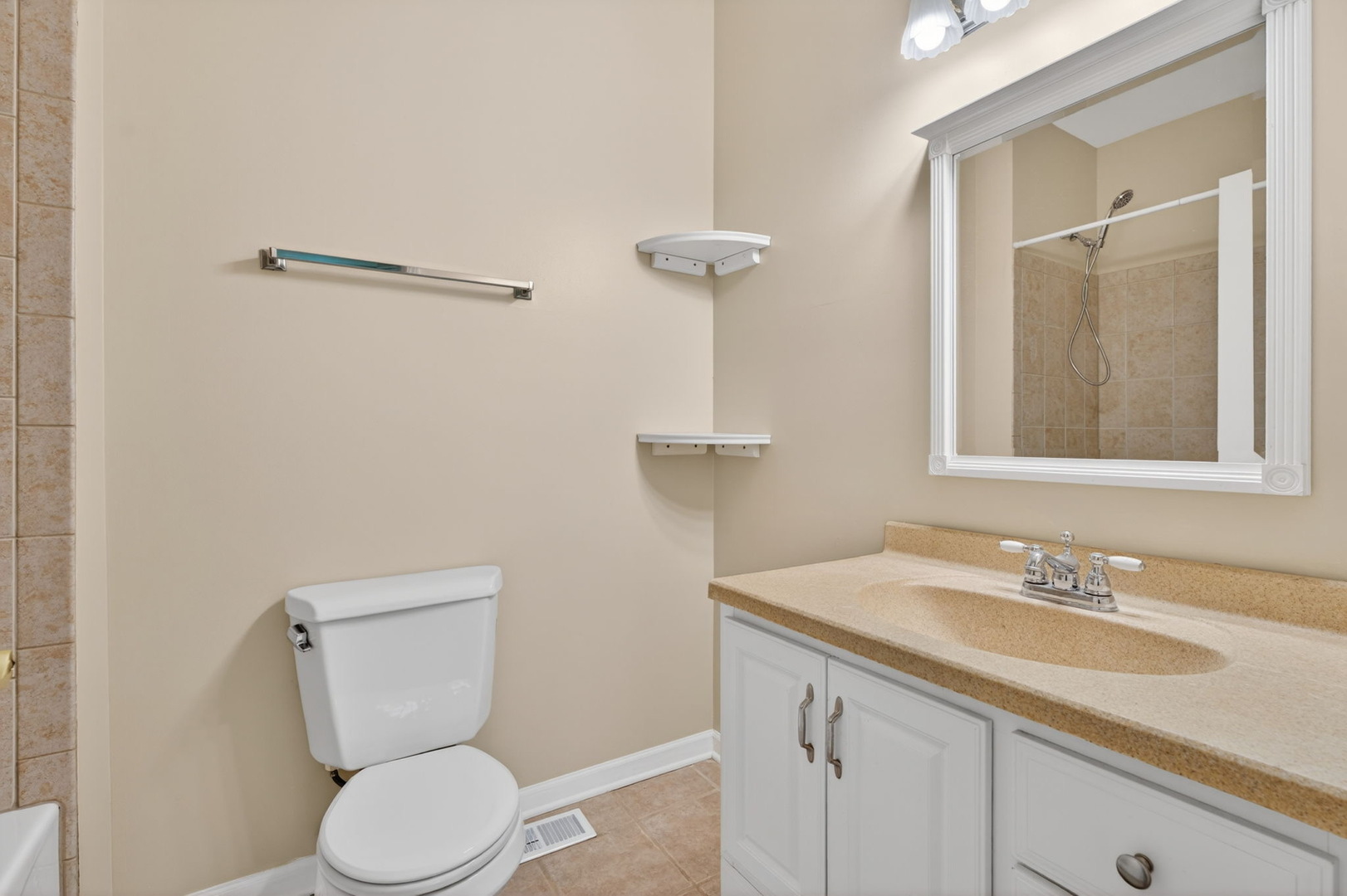 1226 Rhodes Lane #1226, Naperville, IL 60540