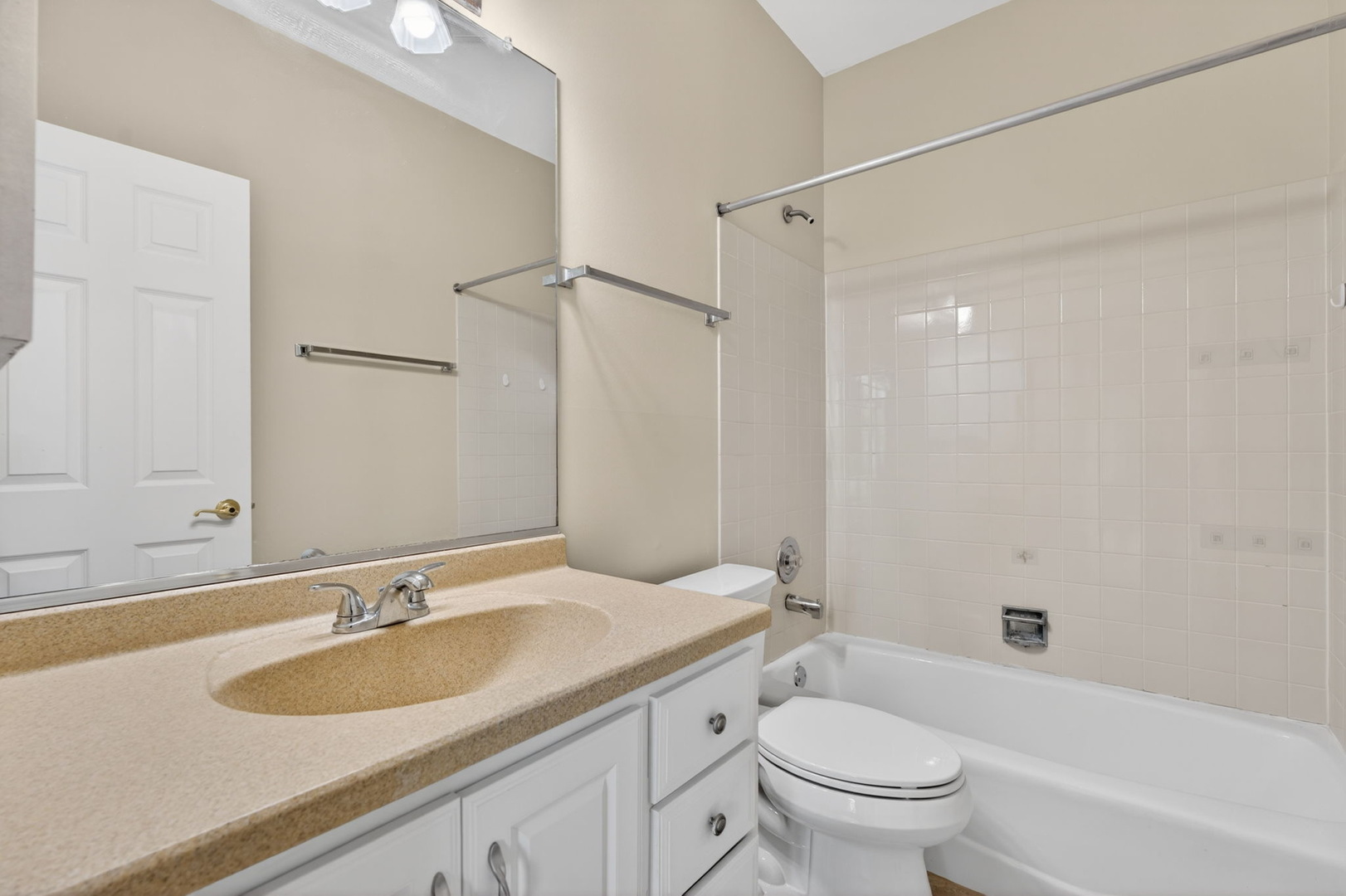 1226 Rhodes Lane #1226, Naperville, IL 60540