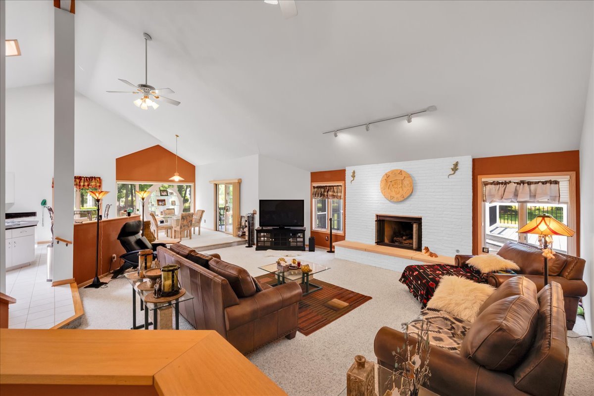 664 White Oak Way, Yorkville, IL 60560