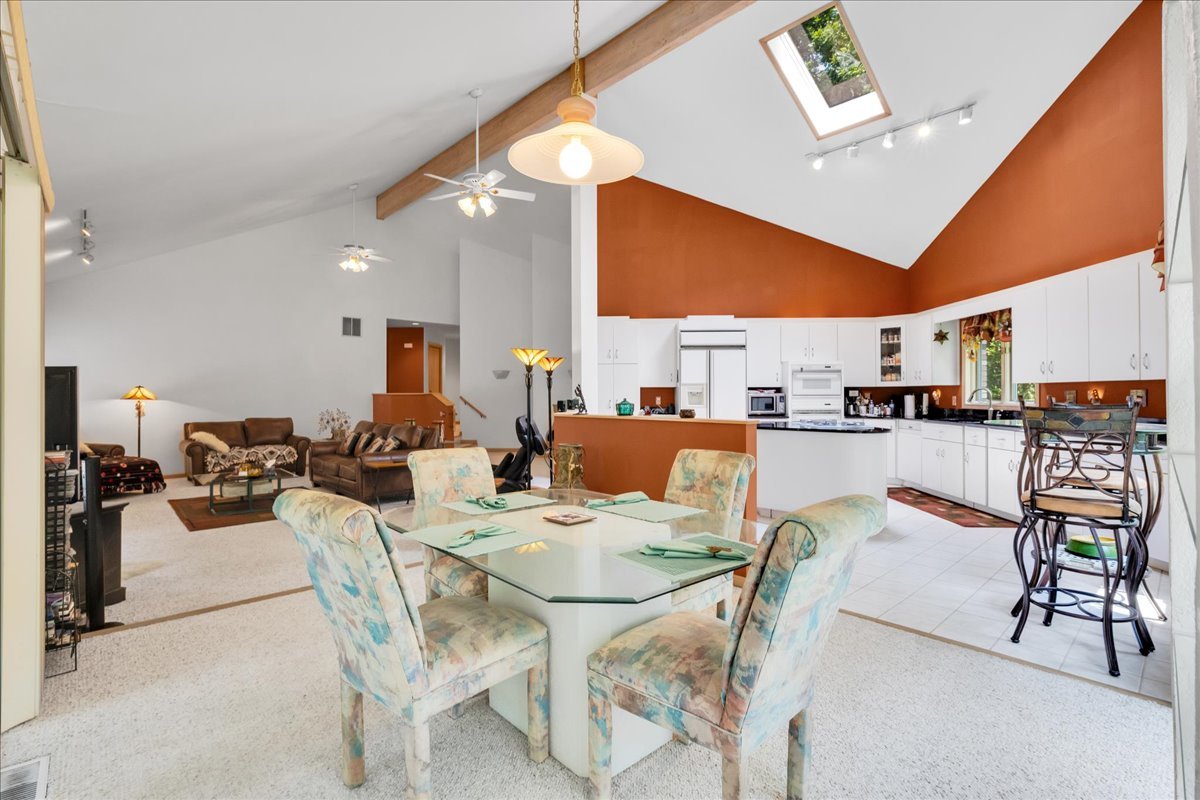 664 White Oak Way, Yorkville, IL 60560