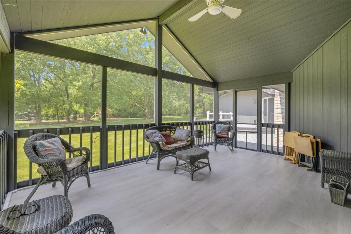 664 White Oak Way, Yorkville, IL 60560