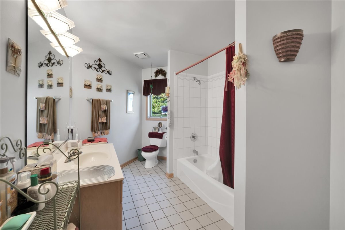 664 White Oak Way, Yorkville, IL 60560