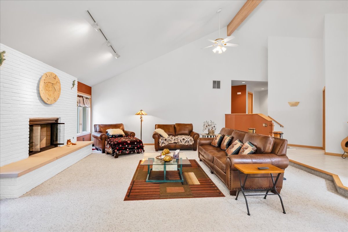 664 White Oak Way, Yorkville, IL 60560