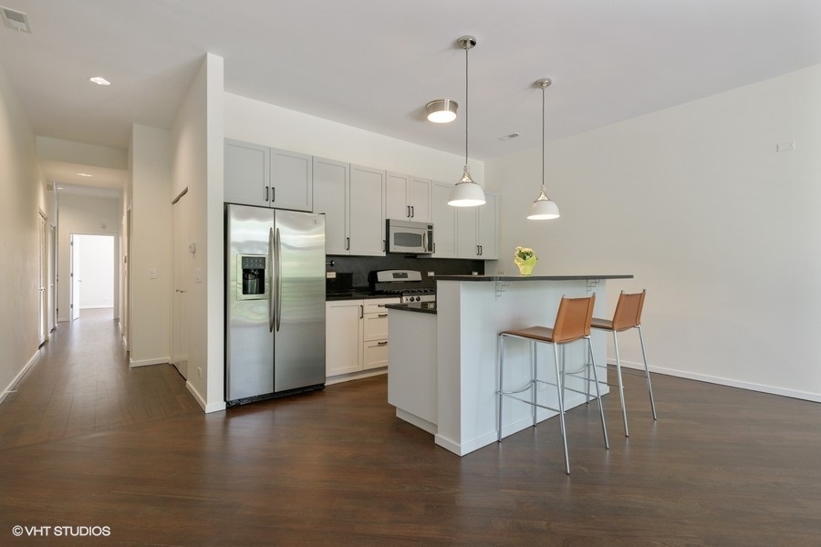 1872 N Damen Avenue #2N, Chicago, IL 60647