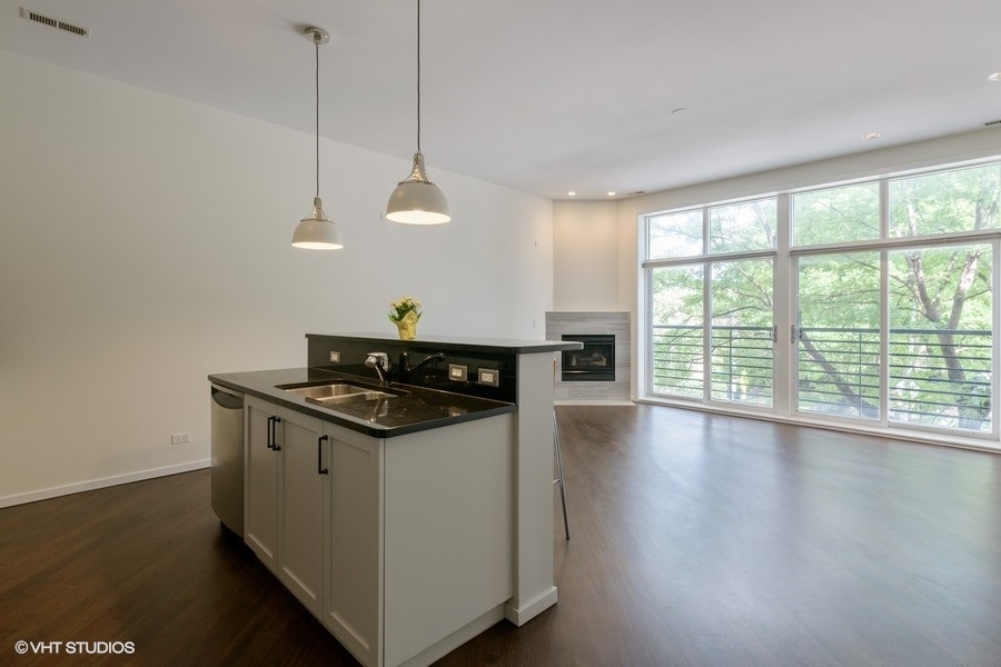 1872 N Damen Avenue #2N, Chicago, IL 60647