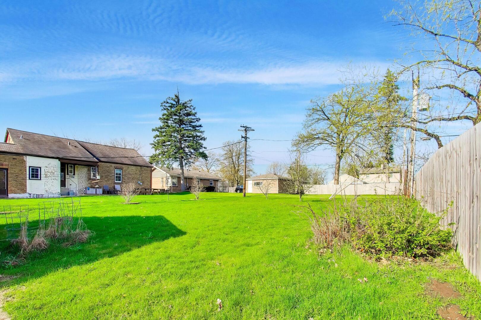 738 S Yale Avenue, Villa Park, IL 60181