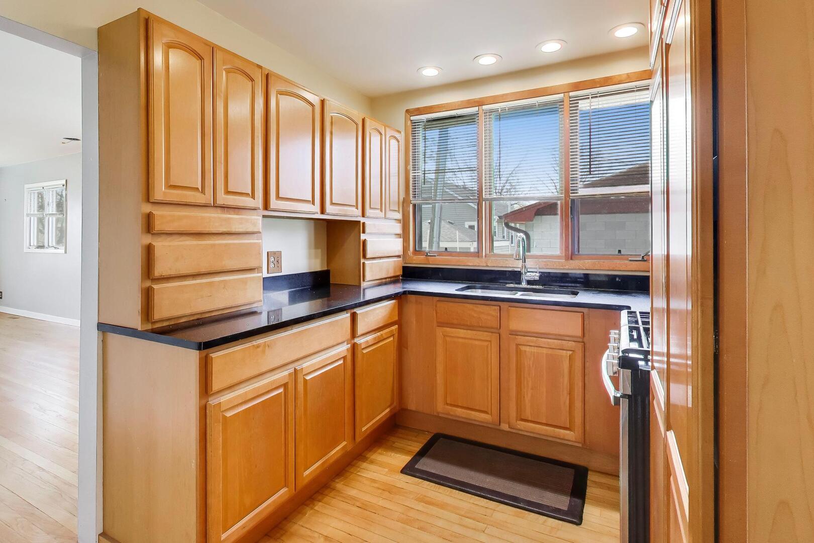 738 S Yale Avenue, Villa Park, IL 60181