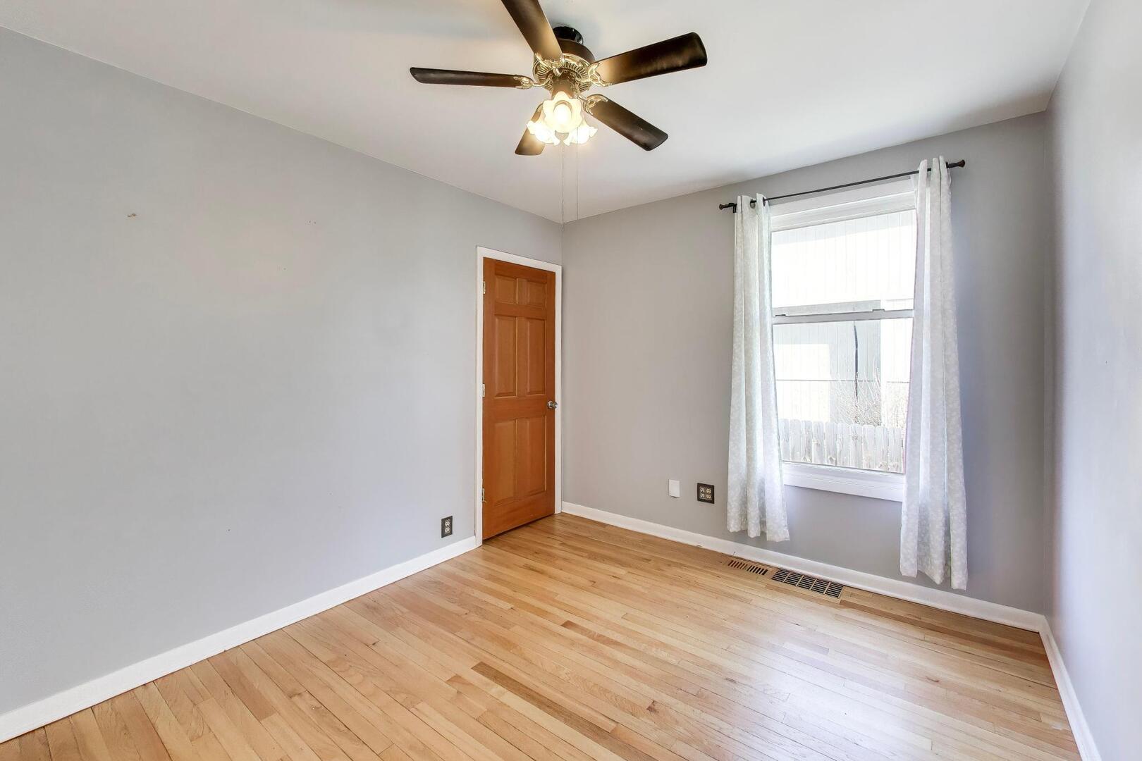 738 S Yale Avenue, Villa Park, IL 60181