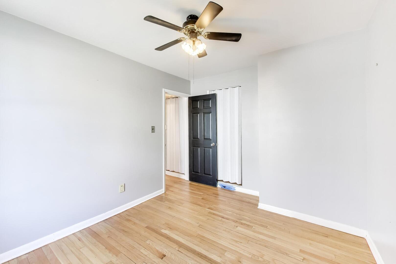 738 S Yale Avenue, Villa Park, IL 60181