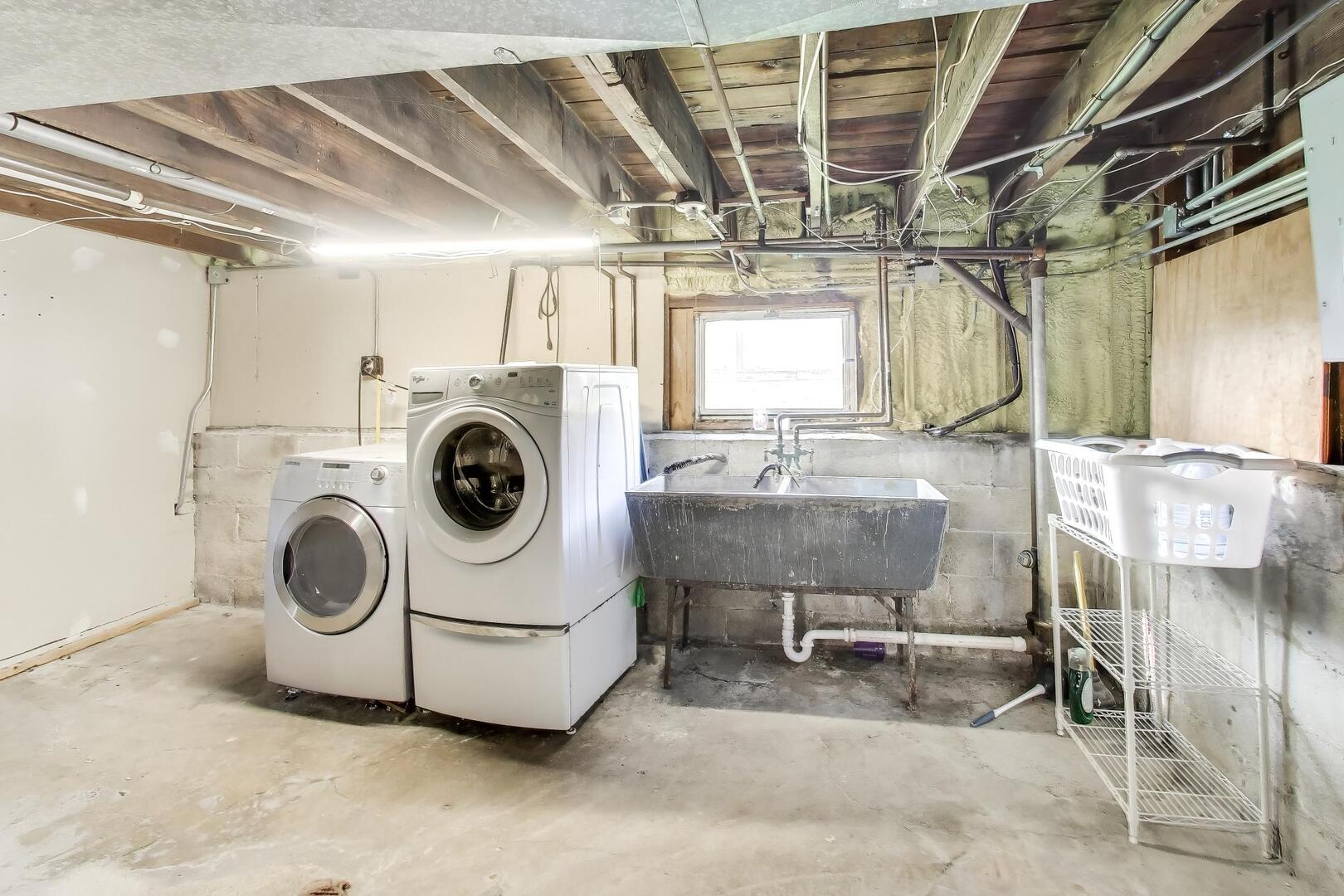 738 S Yale Avenue, Villa Park, IL 60181