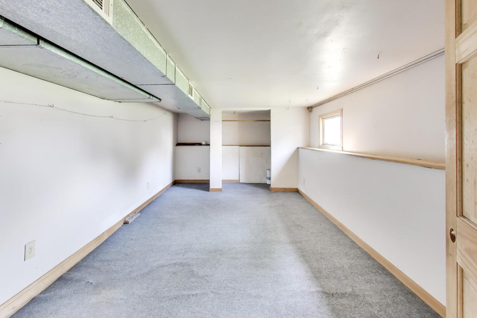 738 S Yale Avenue, Villa Park, IL 60181