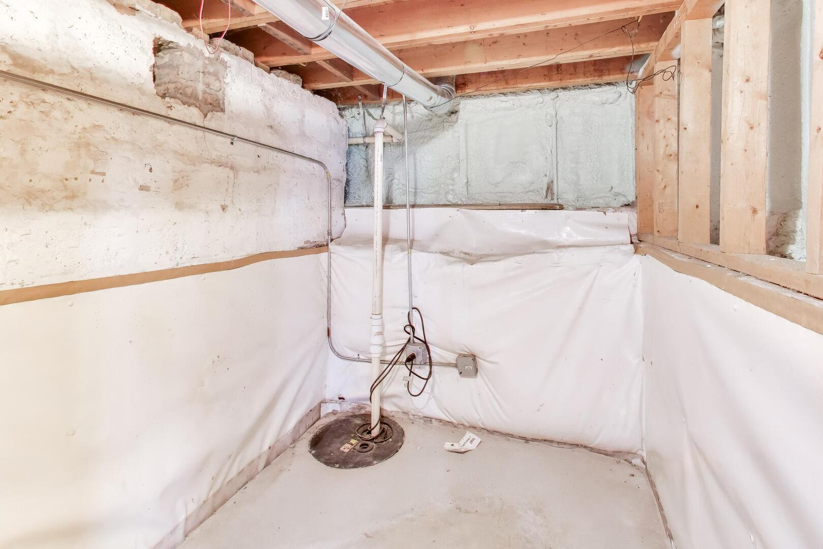 738 S Yale Avenue, Villa Park, IL 60181