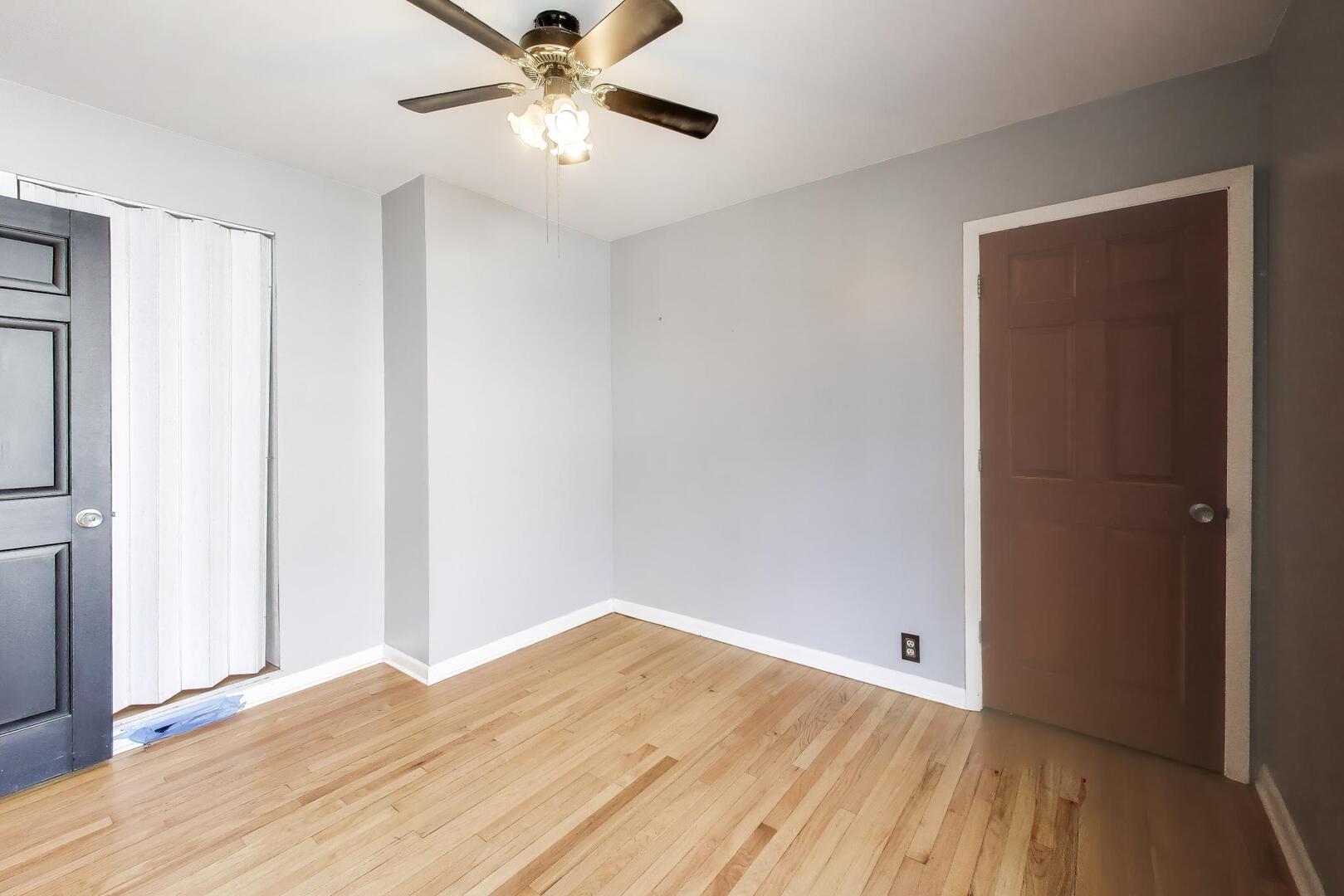 738 S Yale Avenue, Villa Park, IL 60181