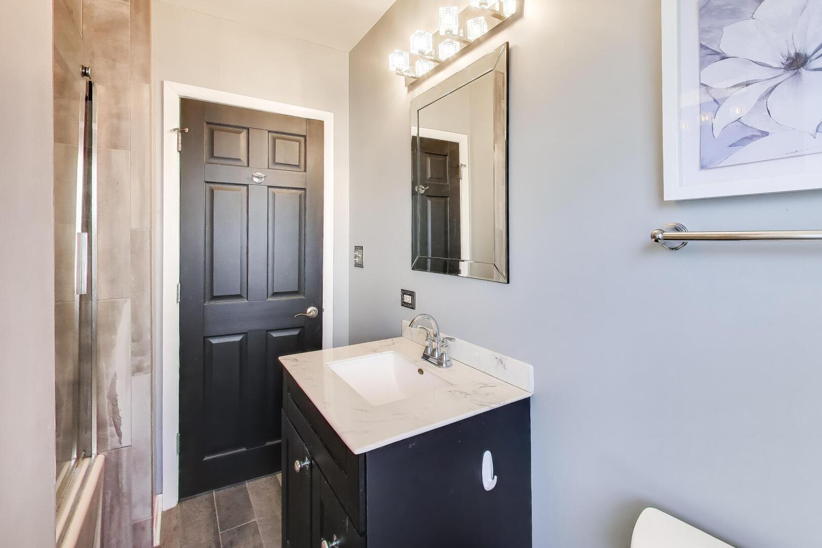 738 S Yale Avenue, Villa Park, IL 60181