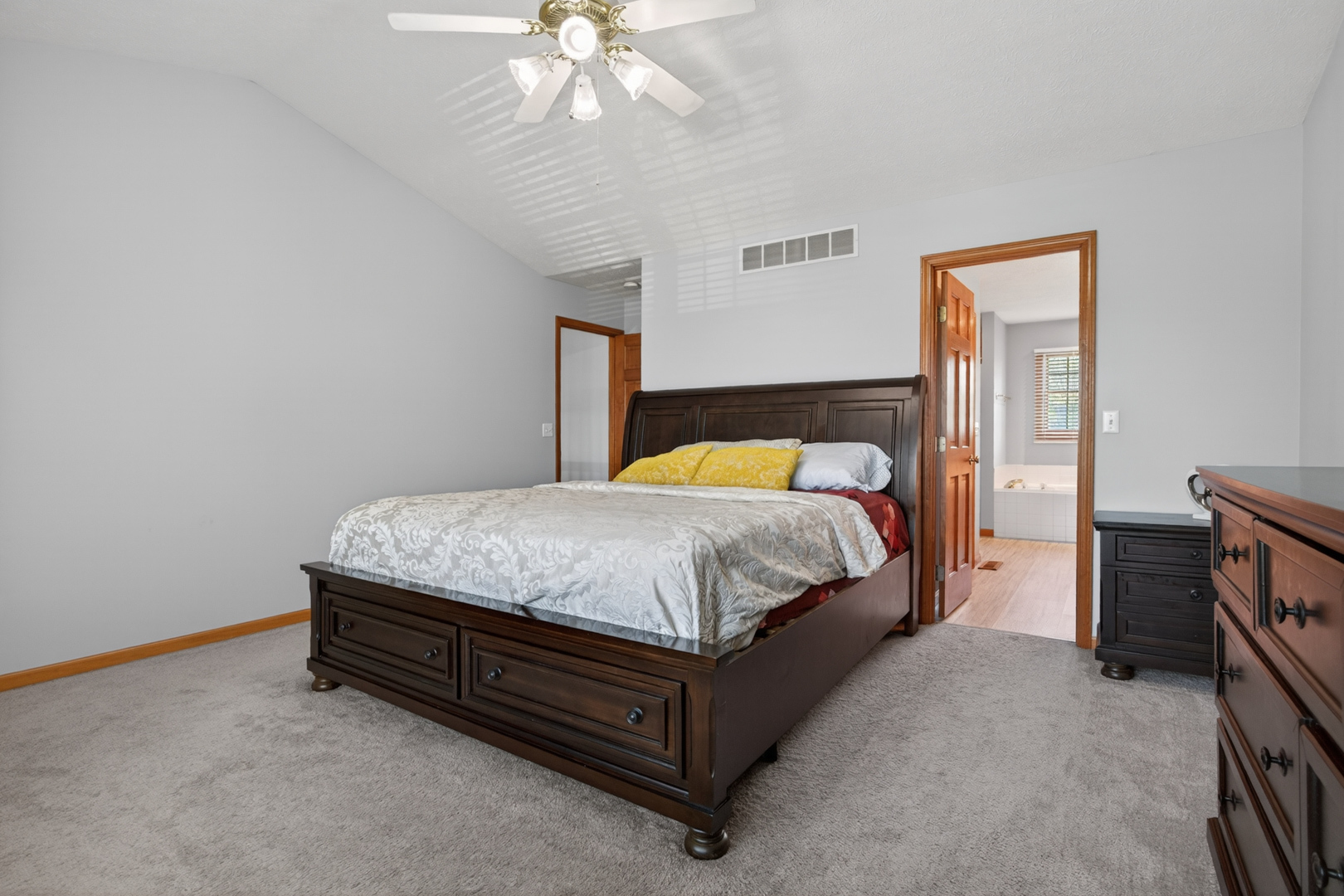 1503 Broad Creek Road, Bloomington, IL 61704