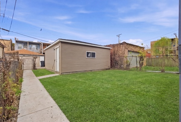 6139 S Saint Lawrence Avenue, Chicago, IL 60637