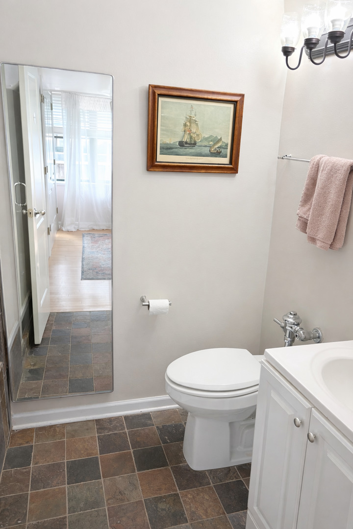 850 N Dewitt Place #15F, Chicago, IL 60611