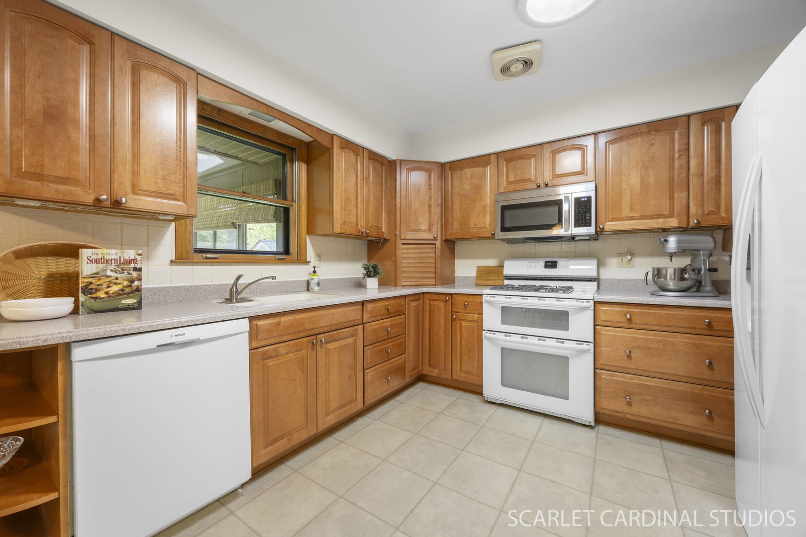 3433 Drover Lane, Darien, IL 60561