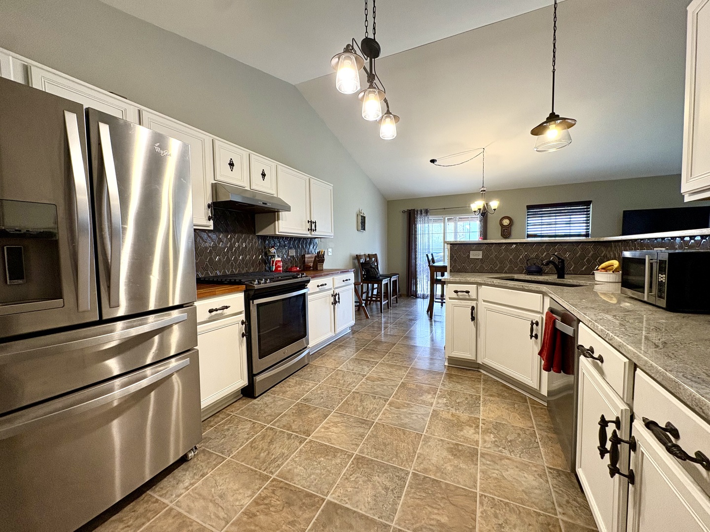 3150 Montrose Drive, Lake In The Hills, IL 60156