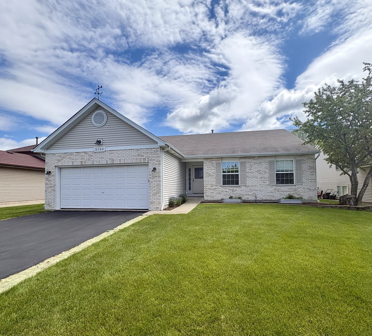 3150 Montrose Drive, Lake In The Hills, IL 60156