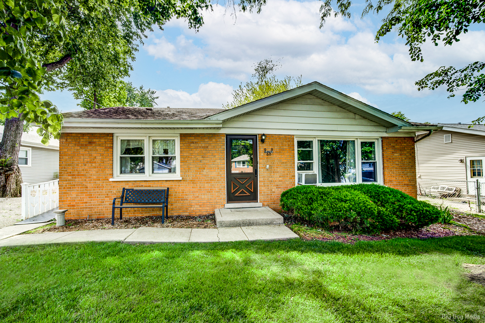 15742 Le Claire Avenue, Oak Forest, IL 60452